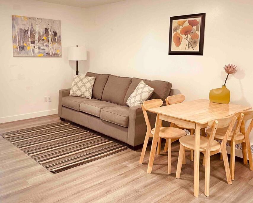 Appartement Unit #201 Cozy Mountain View 1Br In Dt à Canmore Extérieur photo